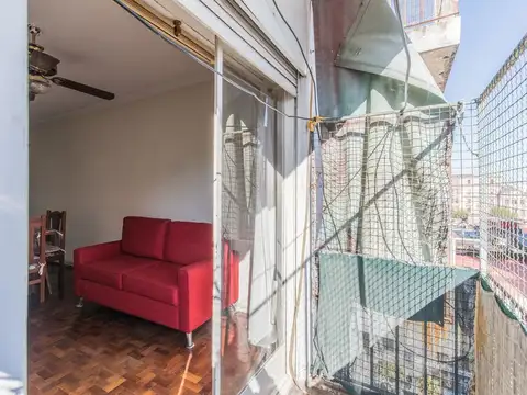 VENTA DEPARTAMENTO TRES AMBIENTES CON BALCON