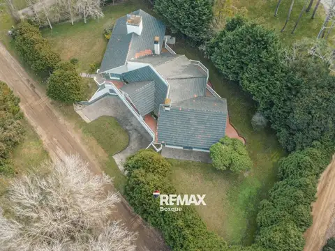 Casa 7 ambientes con 5 baños