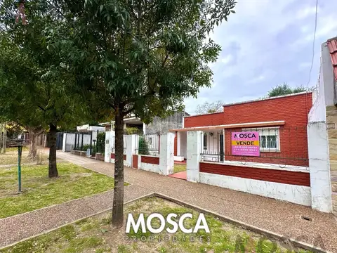VENDO CASA MORENO CENTRO PERMUTO DEPARTAMENTO