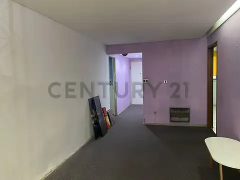 VENTA DEPARTAMENTO DE 4 AMBIENTES CON BALCÓN Y DEPENDENCIA - MATADEROS