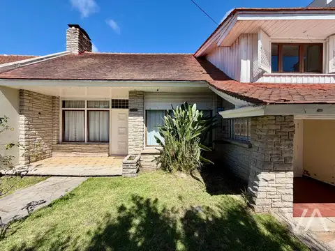 Chalet con 3 dormitorios. Jardín. Chauvín.