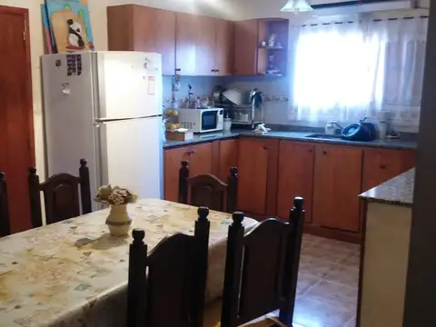 Casa 4 ambientes con 1 baño
