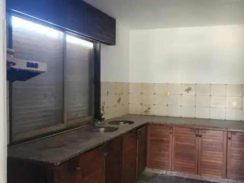 SE VENDE CASA DE 4 DORM EN B° RESIDENCIAL SANTA ROSA