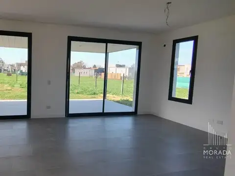 Casa 5 ambientes con 2 baños