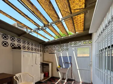 Depto Tipo Casa en Alquiler en Lomas De Zamora, $ 520.000