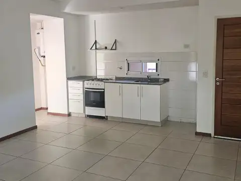 ¡VIVÍ EN EL CORAZÓN DE BANFIELD!   Depto 2 Ambientes con Parrilla Propia