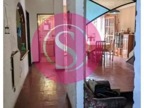 Casa 5 ambientes con 3 baños