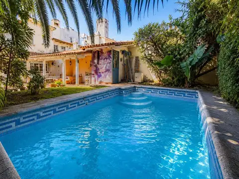 VENTA CASA 6 AMB OLIVOS JARDÍN Y PILETA CRÉDITO
