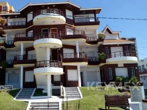 Triplex frente al mar en zona centro de Gesell
