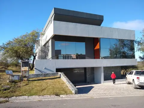 Casa en Venta de 5 dormitorios