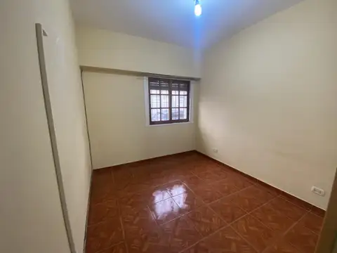 Departamento de 3 ambientes con cochera