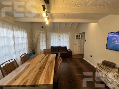 Casa en Alquiler Temporal en Valeria Del Mar, USD 2.200