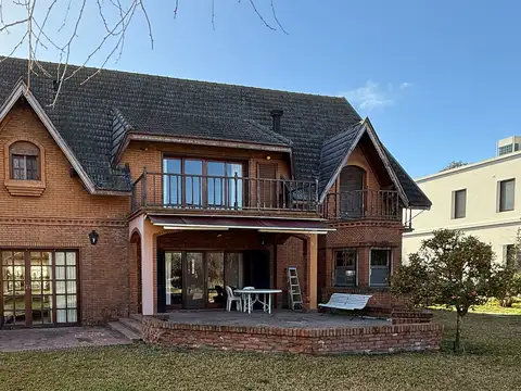 Casa en Venta en Armenio, USD 460.000