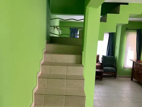 Depto Tipo Casa en Venta con 1 cocheras