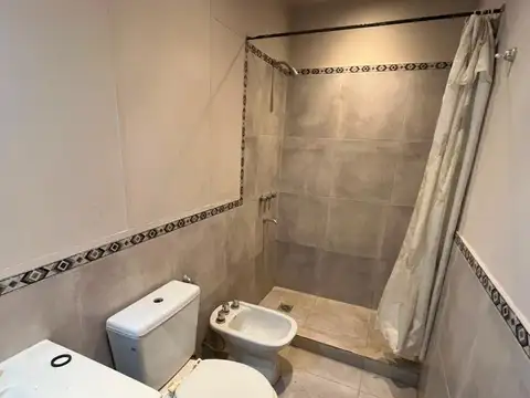Yatay 100, Piso PB