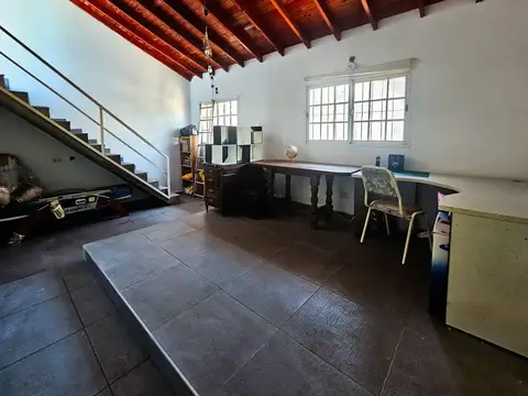 VENTA CASA 7 AMBIENTES  330 m2+ 2 ambientes Suarez