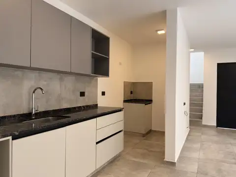 Depto Tipo Casa 5 ambientes con 2 baños