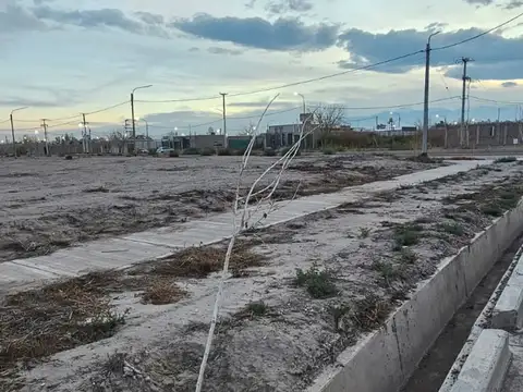 LOTE NATANIA 44 BARRIO AMISTAD TODOS LOS SERVICIOS