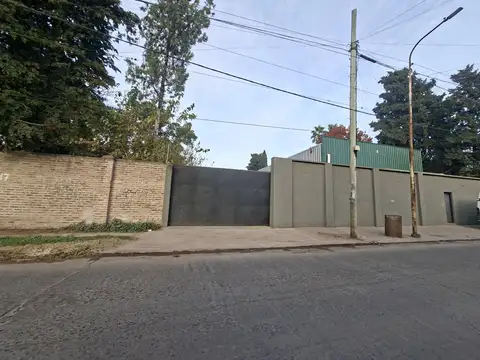 ALQUILER - GALPÓN - 423 m2 CUBIERTOS - Lote de 1600 m2.