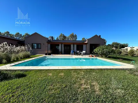 Casa en venta 7 ambientes Barrio cerrado Haras el Malacate Exaltacion de la Cruz con pileta