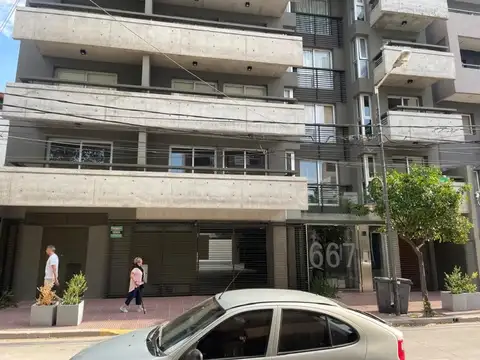 DEPARTAMENTO 3 AMBIENTES CON COCHERA  AMOBLADO