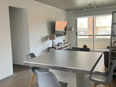DEPARTAMENTO 3 AMBIENTES CON COCHERA  AMOBLADO