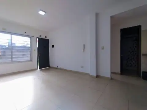 Departamento en Alquiler en Castelar Norte, $ 500.000