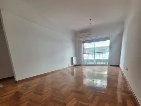 VIDAL 1500, Piso 4