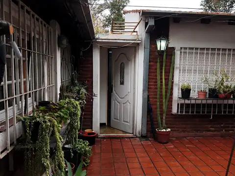 DEPARTAMENTO 3 AMBIENTES TIPO CASA. SIN EXPENSAS. PATIO CON PARRILLA PICHINCHA 2561 -4- LANUS ESTE