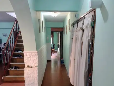 Casa en Venta con 4 cocheras