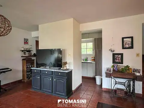 CHALET DE4 AMBIENTES DE DOS PLANTAS CON GARAGE Y PARRILLA
