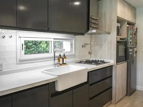 Casa 4 ambientes con 2 baños