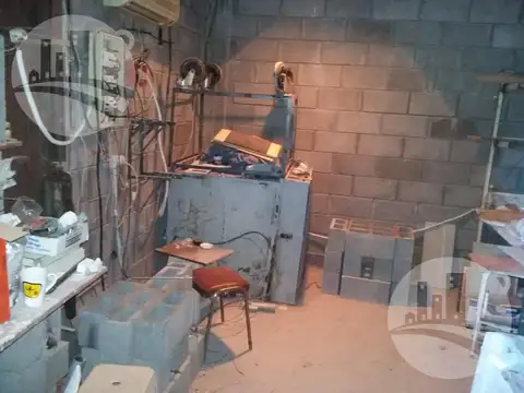 Galpón 100 Mts2 sobre camino de la Ribera