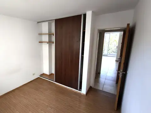 Departamento de 1 dormitorio con cochera en alquiler