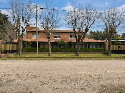 Casa en venta, 3 dormitorios, minetti 2382, Funes.