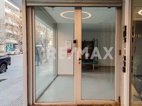 EN VENTA LOCAL COMERCIAL Y OFICINA ZONA CENTRO NQN