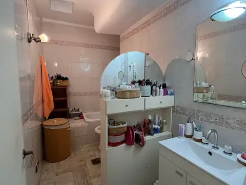 Casa 6 ambientes con 3 baños