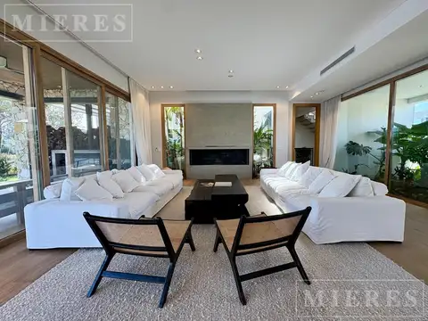 Casa 6 ambientes con 4 baños