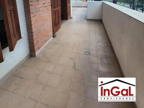 Departamento 4 ambientes con 3 baños