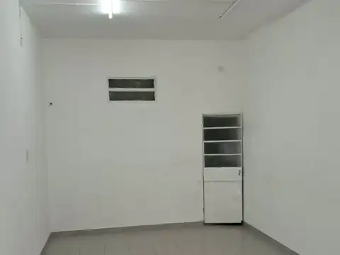 Av. Provincias Unidas 1600, Piso PB