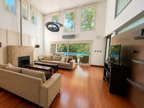 Casa 5 ambientes con 4 baños