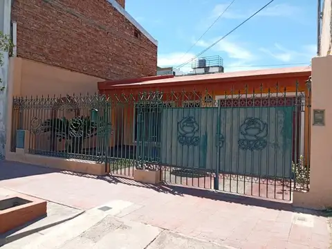 VENTA CASA EN CALLE CONGRESO