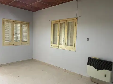 Casa 5 ambientes con 2 baños