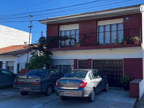 Depto Tipo Casa en Venta de 5 ambientes