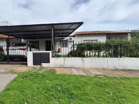 Oportunidad Única: Lote con 2 Viviendas en Villa Ariza, Ituzaingó (GD-140)
