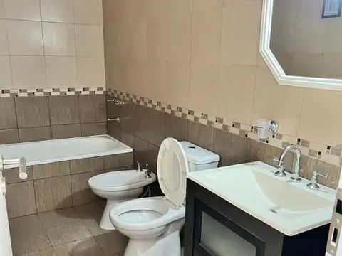 PH 2 ambientes  con cochera y patio - Villa Sarmiento