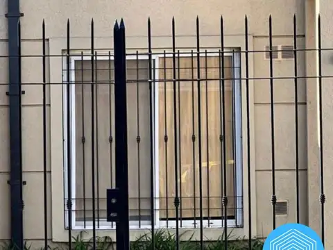 PH 2 ambientes  con cochera y patio - Villa Sarmiento