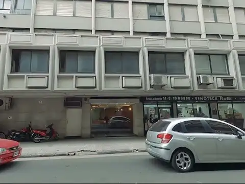 Hipólito Yrigoyen 1315 , Piso 6