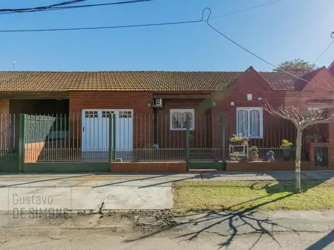 Venta Casa tipo chalet de 3 Ambientes con cochera, patio, quincho en Burzaco