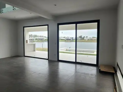 Casa 7 ambientes con 3 baños